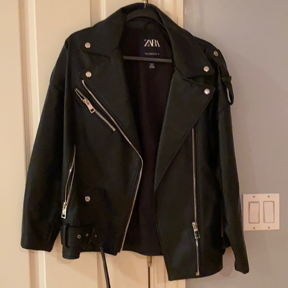OVERSIZED LEATHER JACKET